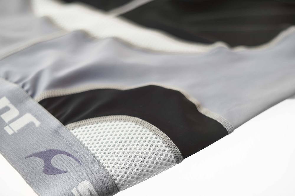 Ju Sports Compression ProLine Shorty + Motion Pro Flexcup, Tiefschutz Sonderangebot der Fabrik