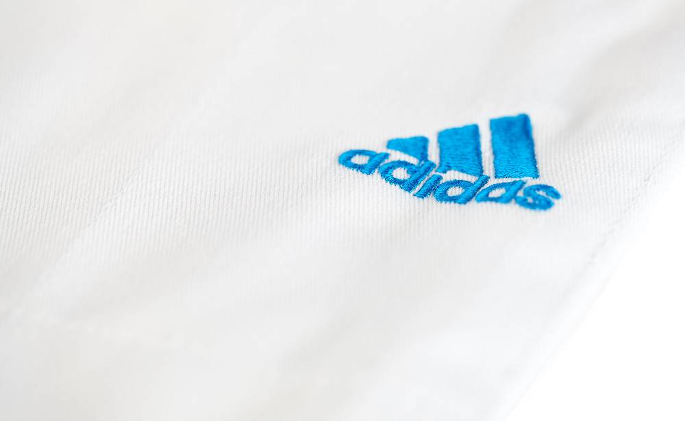 Ju Sports adidas Judo-Anzug Contest weiß/blaue Streifen, J650 Super Sparpreis