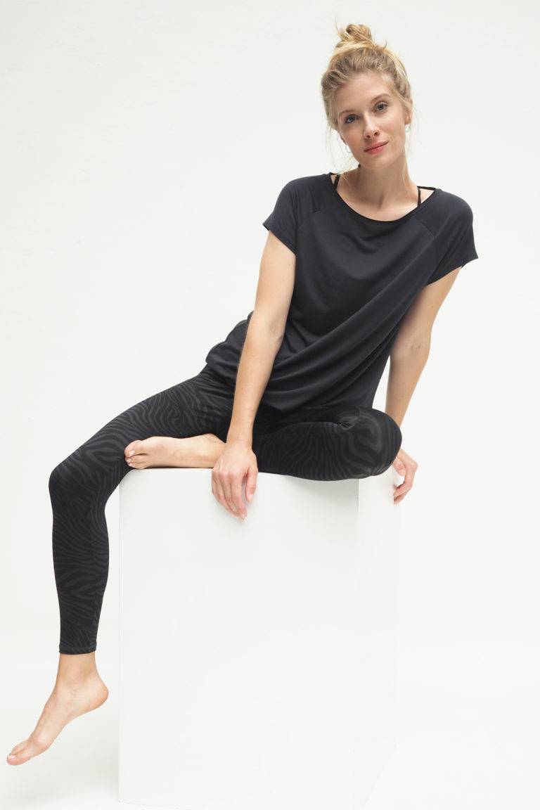Kismet Yogastyle Yoga Tee Jiva – Anthracite Letzter Tag