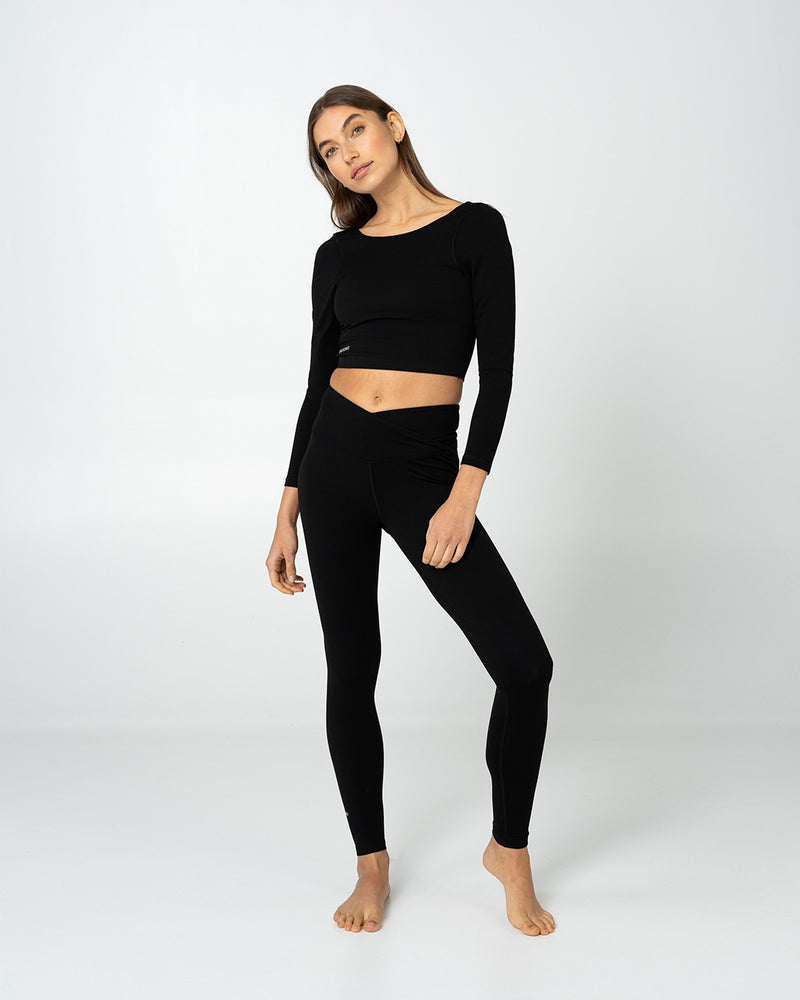 Kuuno Essential Cropped Longsleeve Night Black Neueste Mode