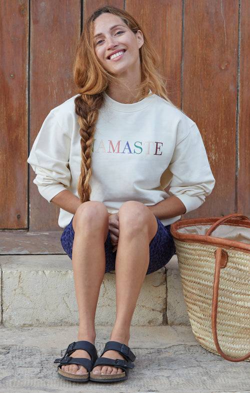 Ognx Yoga Boxy Sweater Namaste Bio Baumwolle Philia - weiß JETZT KAUFEN