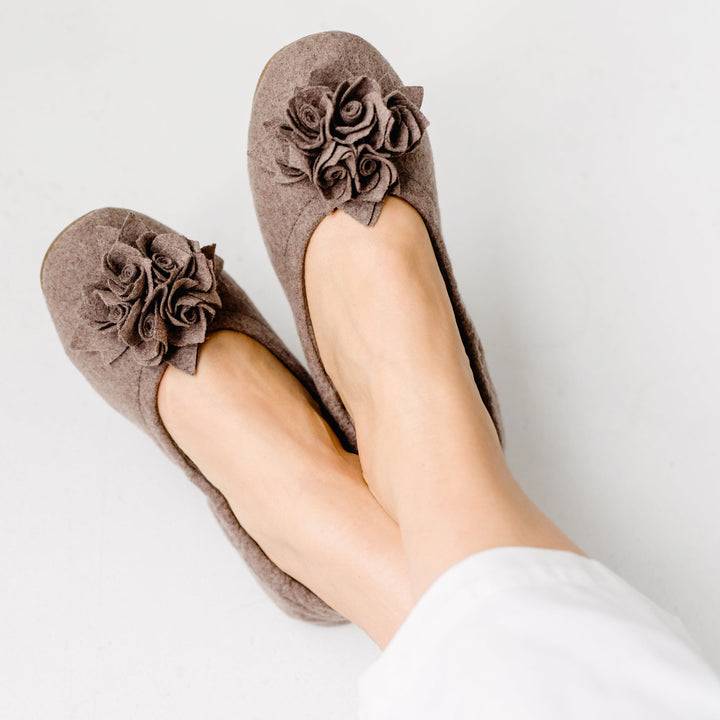 Pampuschen Grace wool trüffel Auslauf