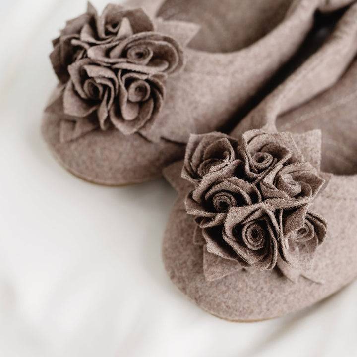 Pampuschen Grace wool trüffel Auslauf
