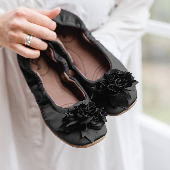 Pampuschen Grace satin schwarz Schlussverkauf