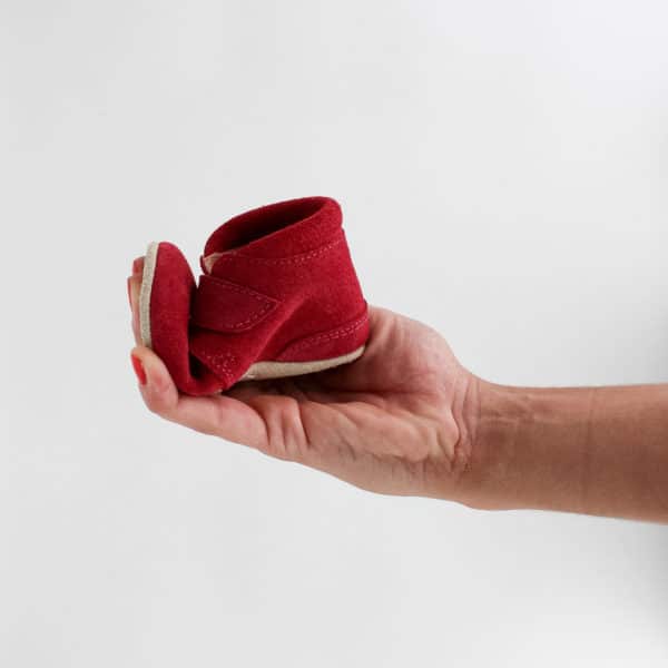 Pololo Für die ersten Schritte – “Porto” der Barfuß Kleinkindschuh rot als Kletter im Angebot